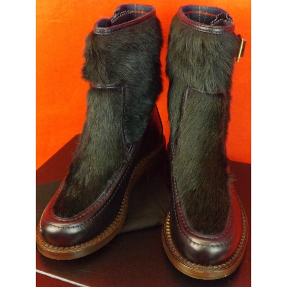 NIB CHANEL NAVY BLUE LEATHER REAL FUR PLATED BELTED BUCKLE BOOTS 37.5 7 $2K - Picture 4 of 12